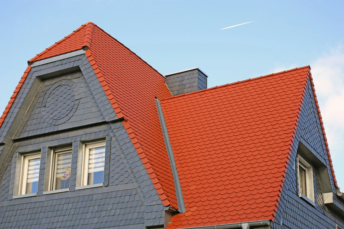 Gekleurde waterafstotende coating voor daken