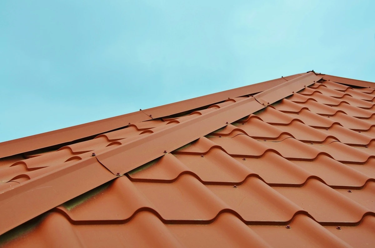 Kleurloze waterafstotende coating voor daken en gevels